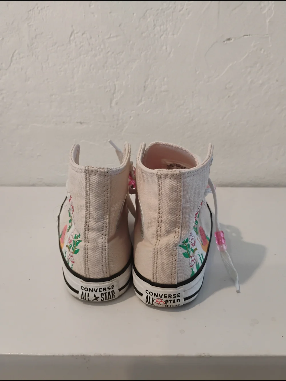 Girls Converse Chuck Taylor All Star High Embroidered Mushroom w/Beads Size 1.5